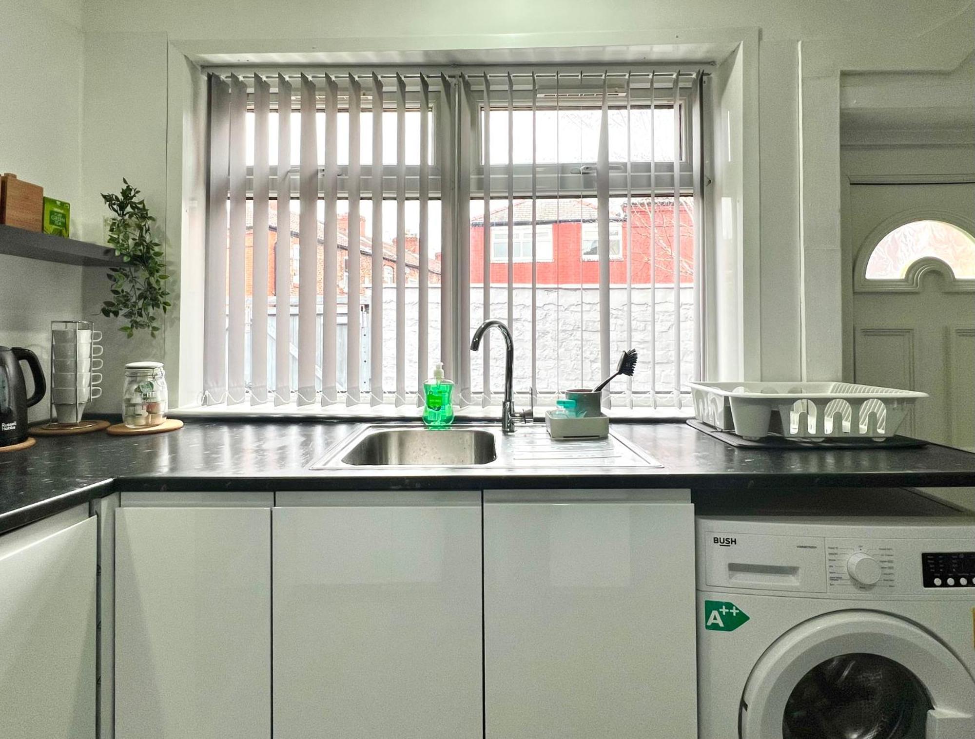 Cosy 3bdr In Levenshulme-close To Centre And Stockport Town- Free Parking- Wifi